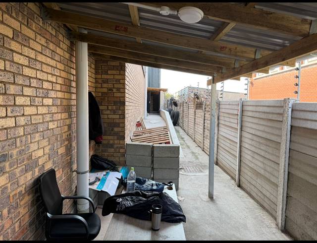 1,800M² WAREHOUSE TO LET IN UMBILO